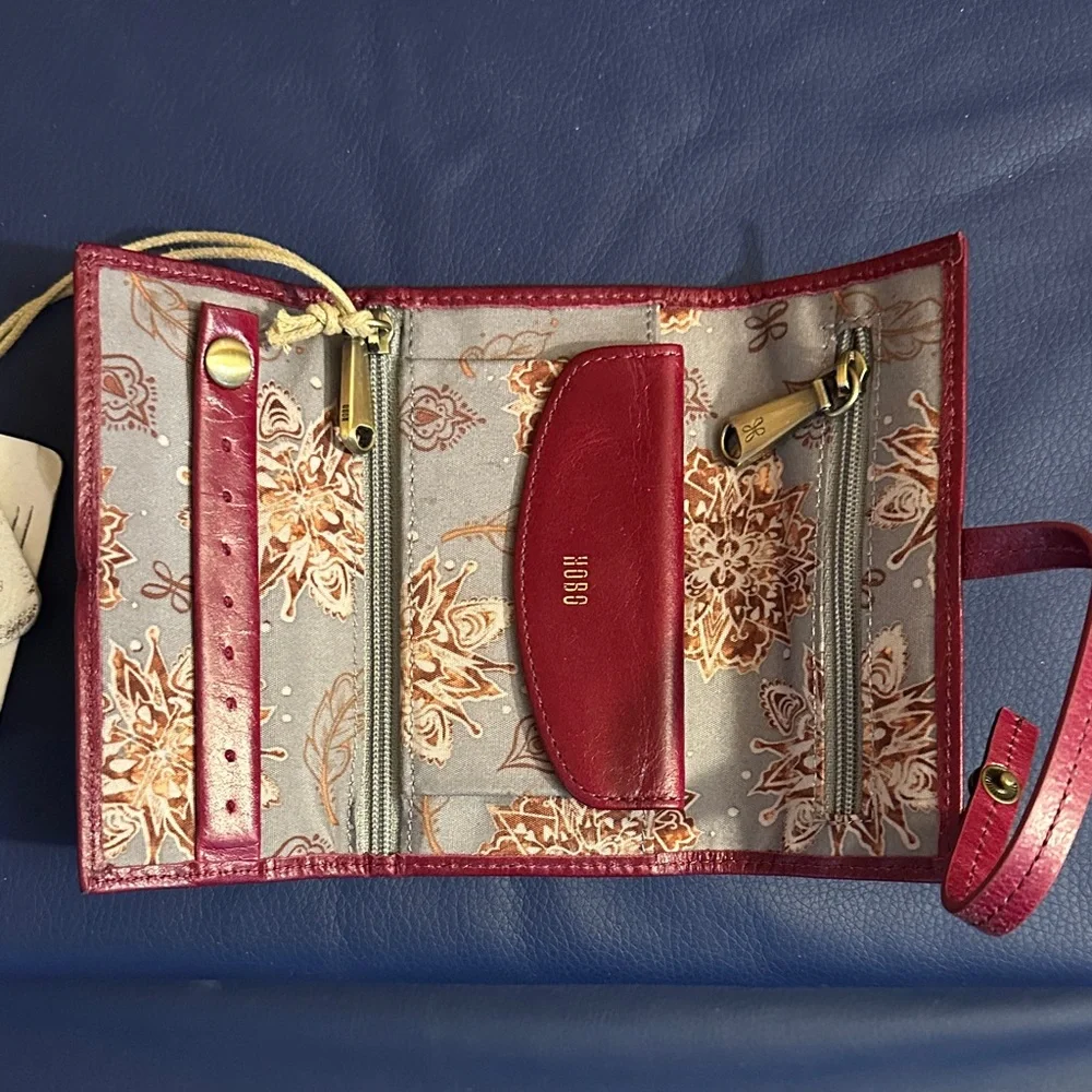 HOBO Red Leather Strap Jewelry Travel Holder with Gold-Tone Button - Picture 2 of 5